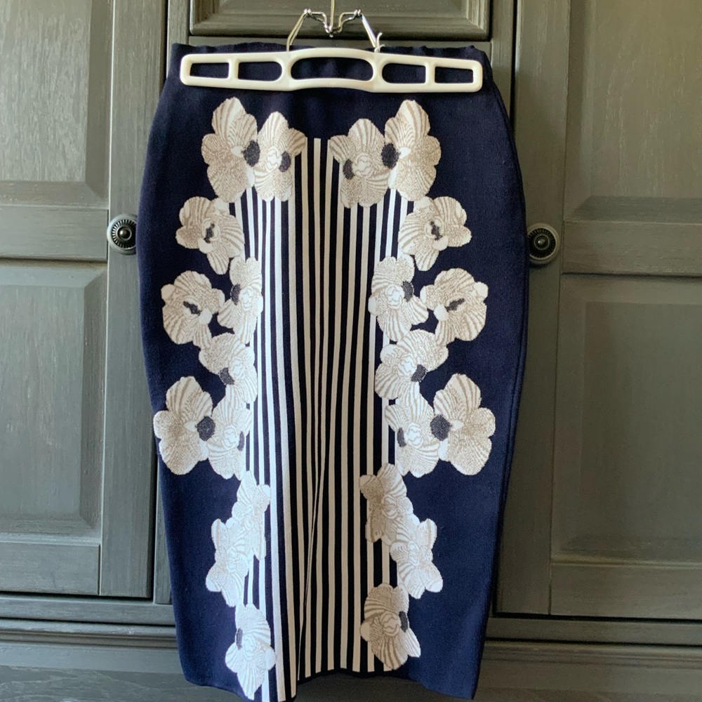 Diane Von Furstenberg Navy and White Floral Pencil Skirt